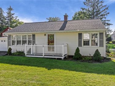 94 Sibley St, Clyde, NY 14433