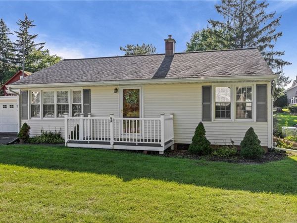 94 Sibley St, Clyde, NY 14433