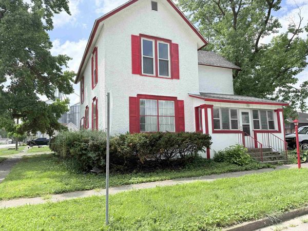125 E Johnson Street, Wolcott, IN 47995