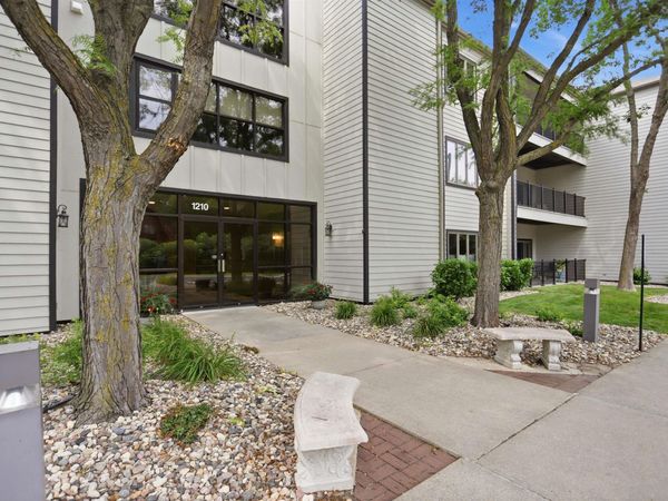 1210 W 57th St, Unit 305, Sioux Falls, SD 57108