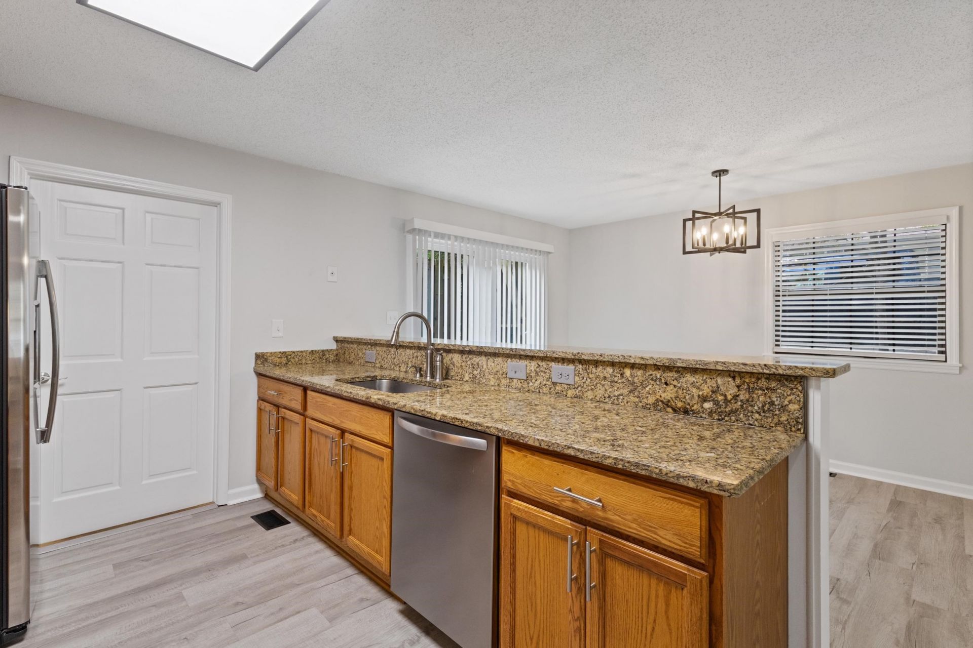 2117 Lafayette Circle Photo 17