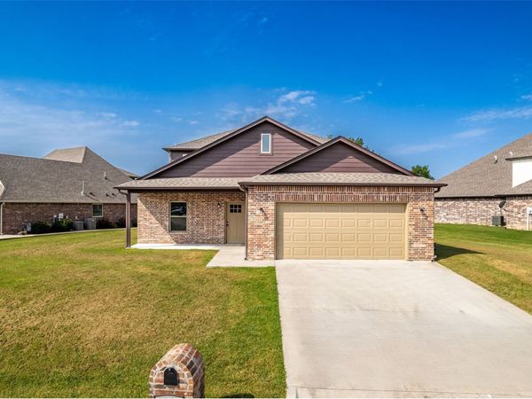 8542 Spring Creek Lane , Claremore, OK 74019