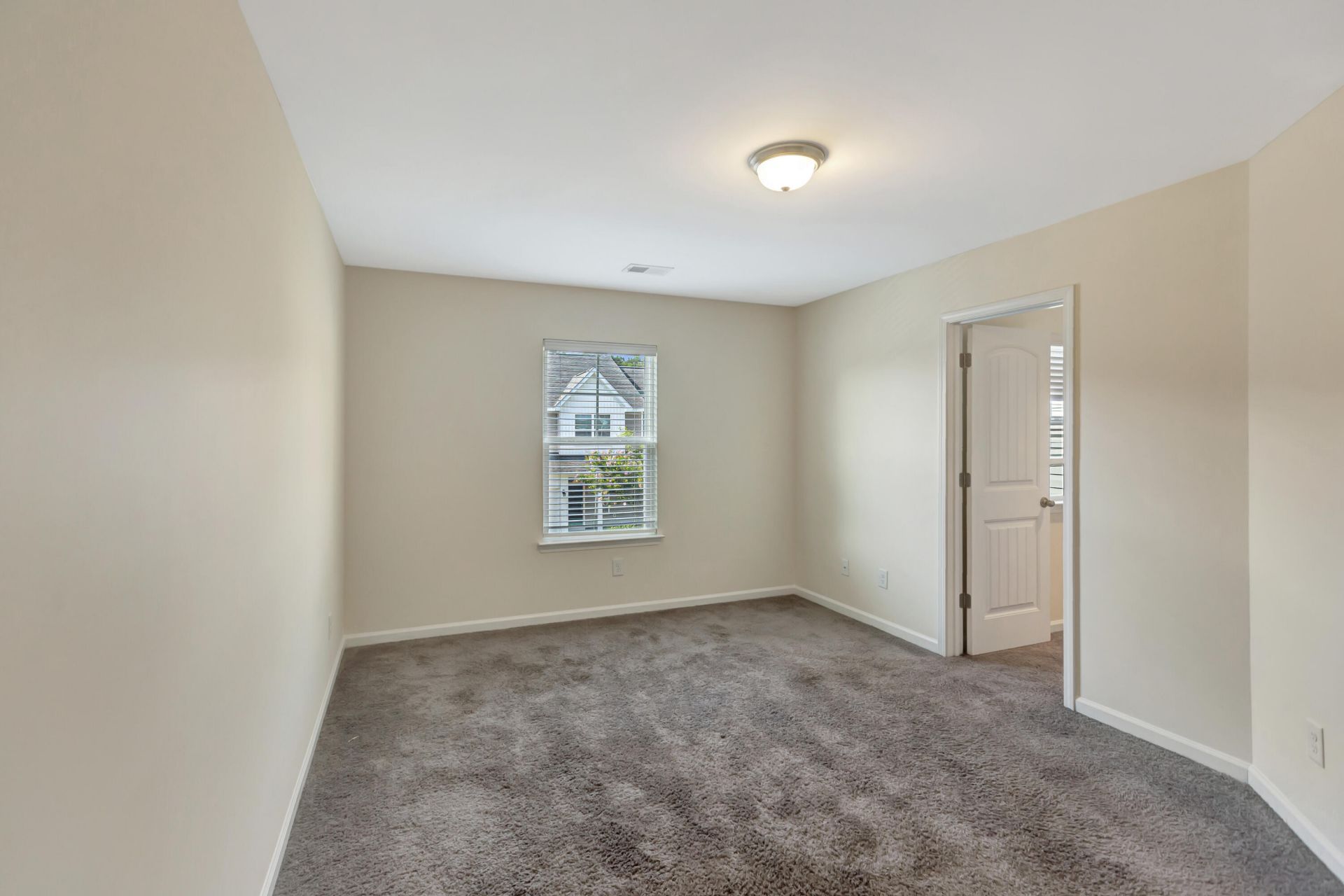 140 Buchanan Circle Photo 11