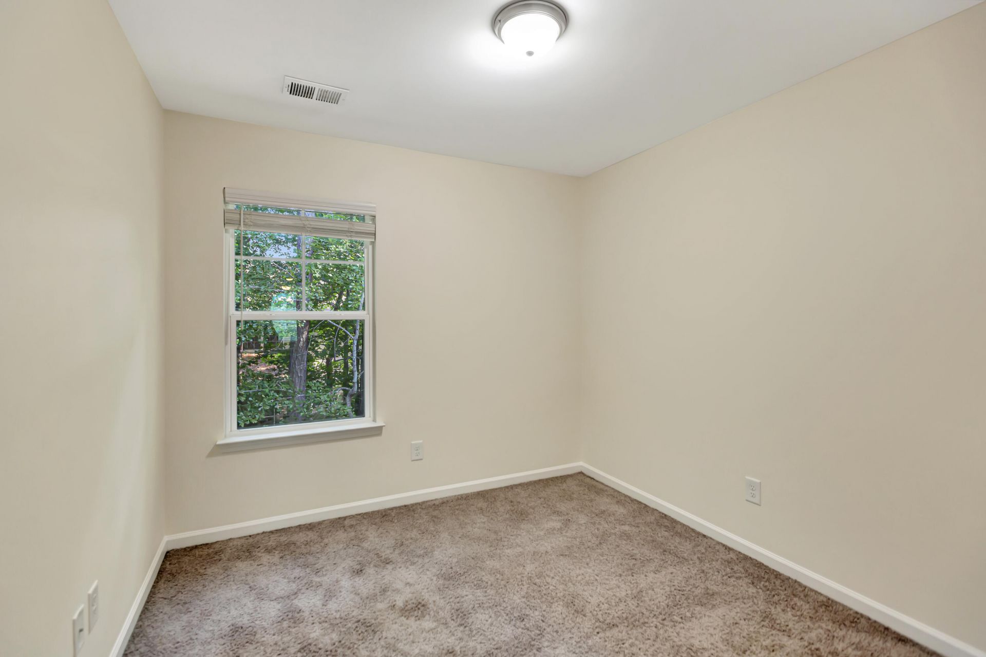 140 Buchanan Circle Photo 18