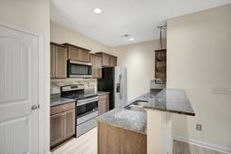 140 Buchanan Circle photo 4