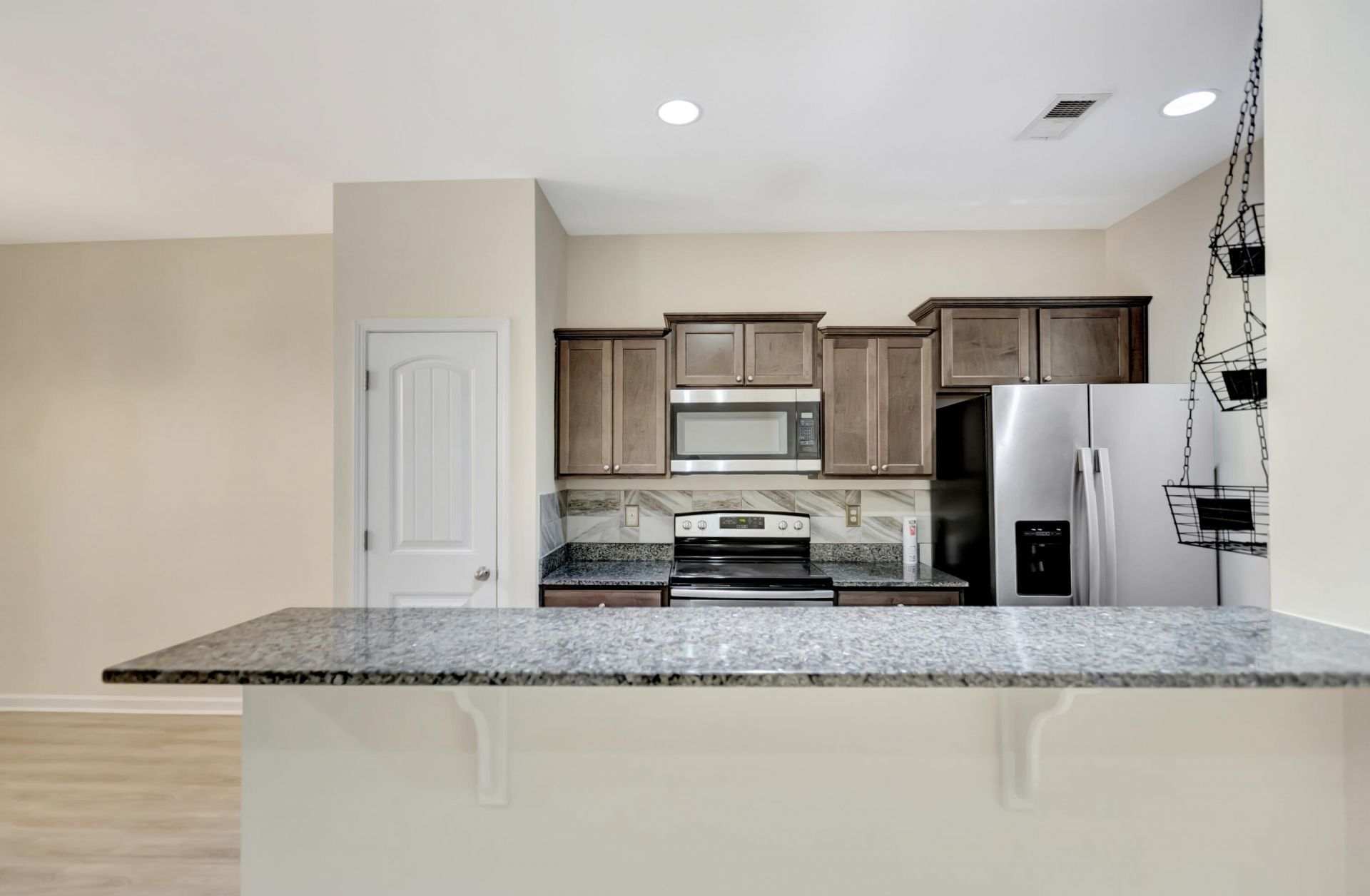 140 Buchanan Circle Photo 4