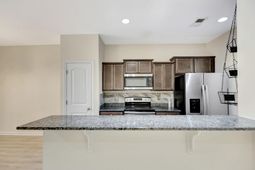 140 Buchanan Circle photo 4