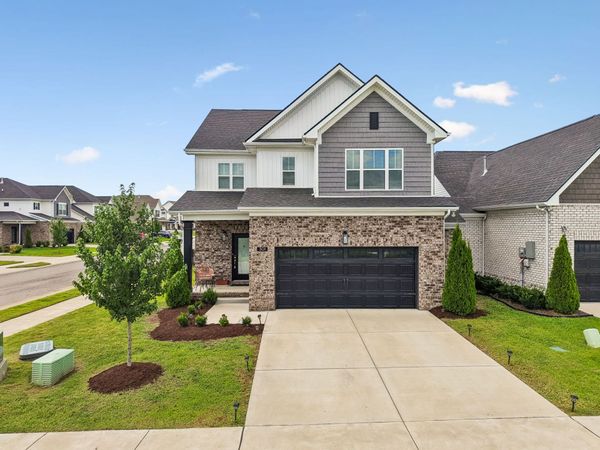 301 Booker Dr , Gallatin, TN 37066