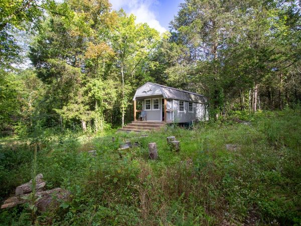 193 Dixon Ln , Pleasant Shade, TN 37145