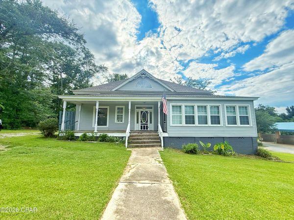 2977 Jefferson Street , Marianna, FL 32446