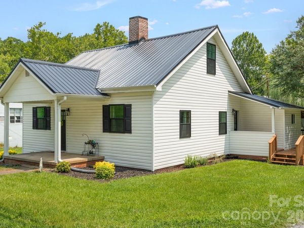 636 N Trade Street , Tryon, NC 28782