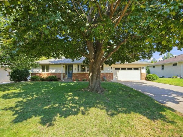 1129 Pike Lake Drive, New Brighton, MN 55112