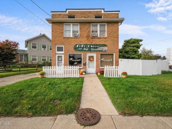 1861 Tremainsville Road , Toledo, OH 43613