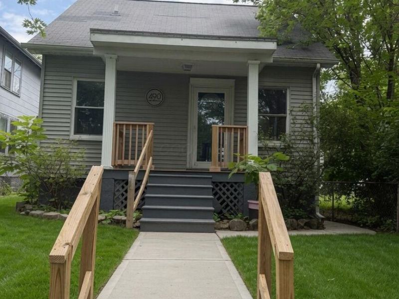 490 E Oakland Avenue , Columbus, OH 43202 Photo 2