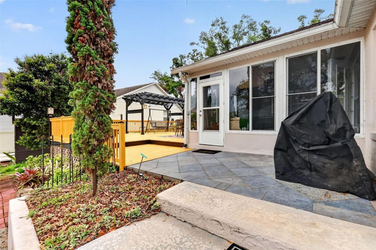 57 Townhill Drive , Eustis, FL 32726 Photo