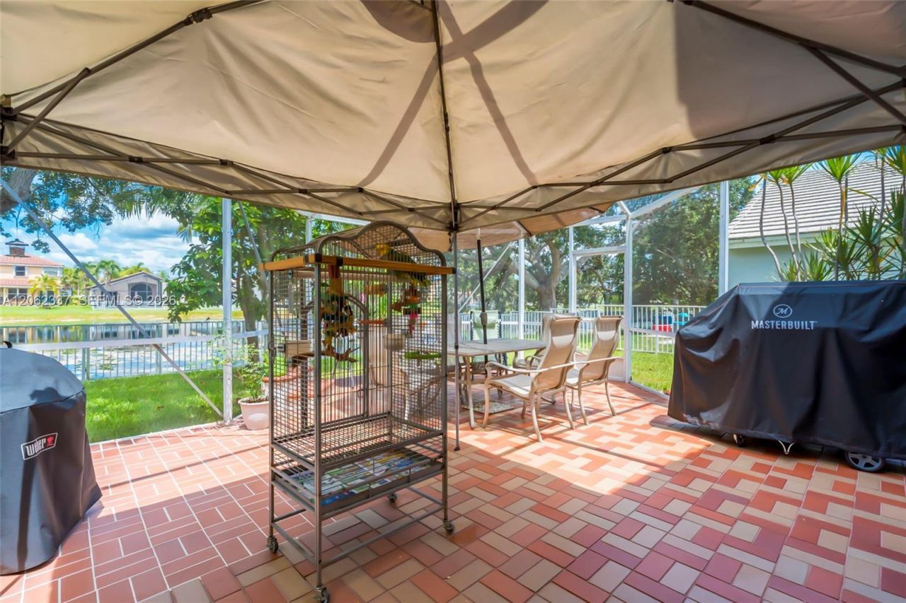 2006 NW 182nd Ave, Pembroke Pines, FL 33029 Photo