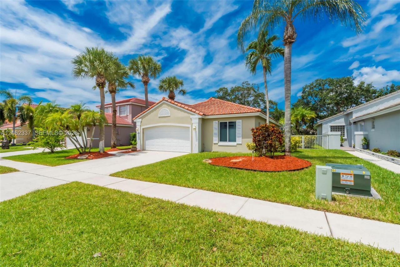 2006 NW 182nd Ave, Pembroke Pines, FL 33029 Photo