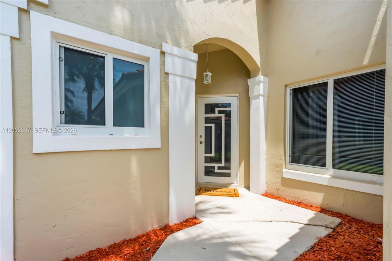 2006 NW 182nd Ave, Pembroke Pines, FL 33029 Photo
