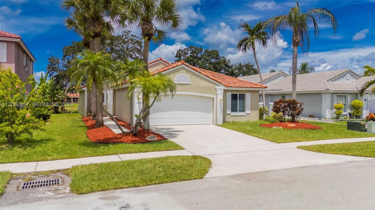 2006 NW 182nd Ave, Pembroke Pines, FL 33029 Photo
