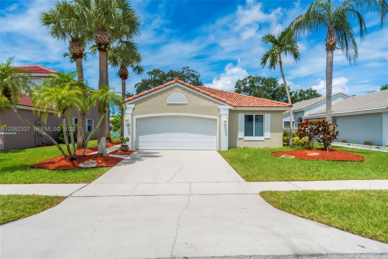 2006 NW 182nd Ave, Pembroke Pines, FL 33029 Photo