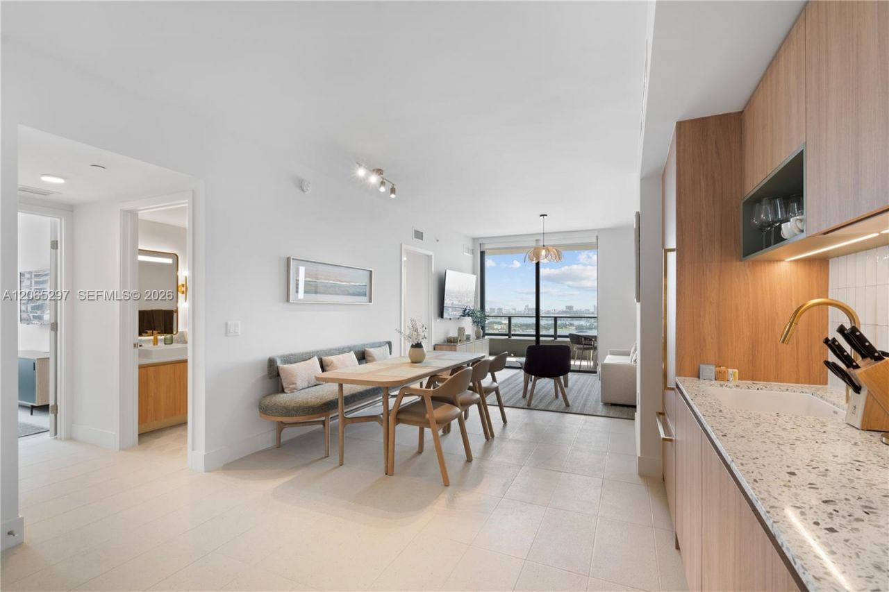 159 NE 6th St, Unit 2415, Miami, FL 33132 Photo