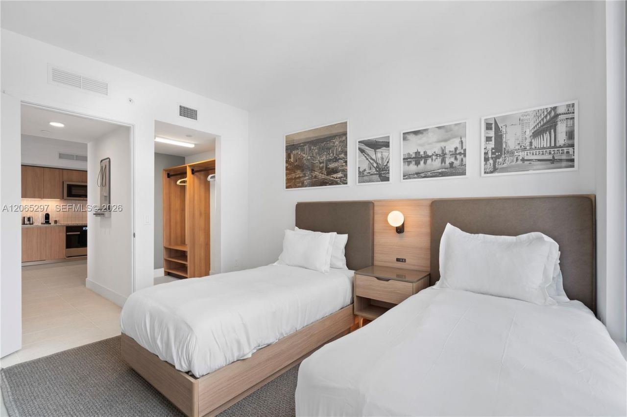 159 NE 6th St, Unit 2415, Miami, FL 33132 Photo