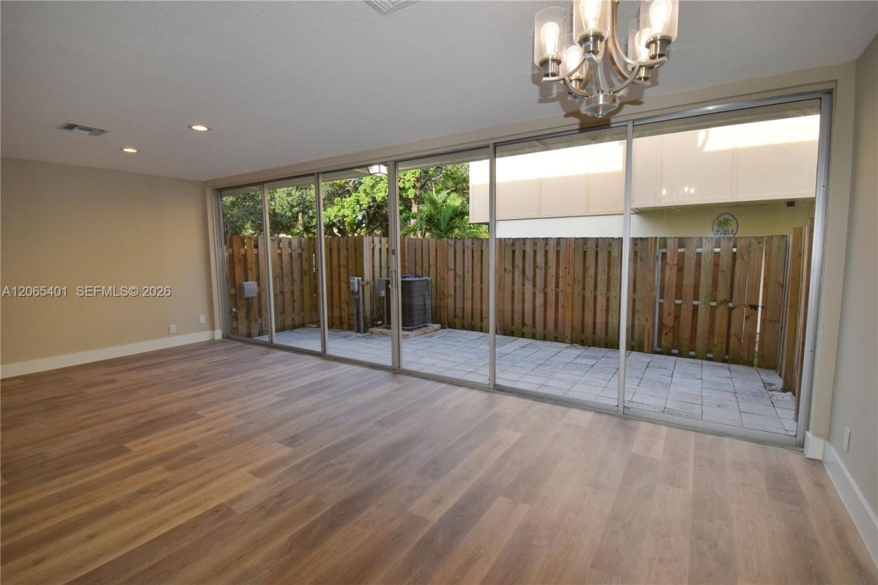 853 NW 80th Ter, Unit 2, Plantation, FL 33324 Photo
