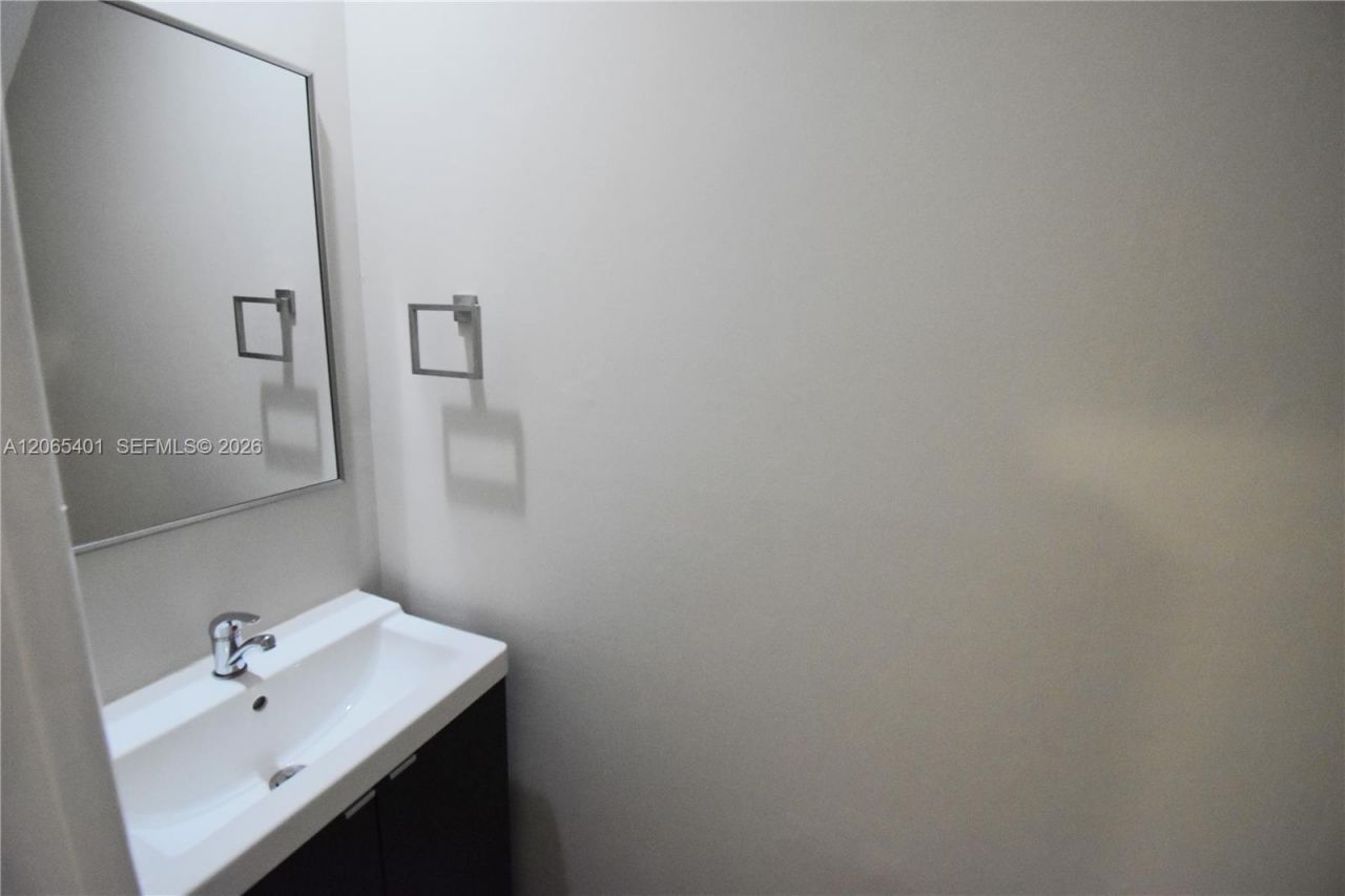 853 NW 80th Ter, Unit 2, Plantation, FL 33324 Photo