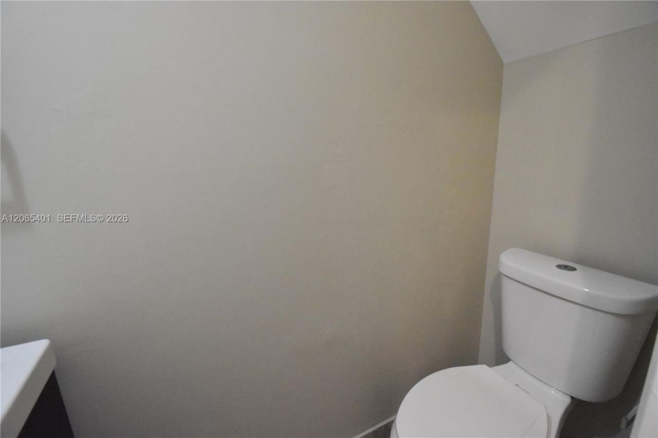 853 NW 80th Ter, Unit 2, Plantation, FL 33324 Photo