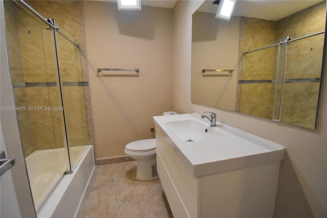 853 NW 80th Ter, Unit 2, Plantation, FL 33324 Photo