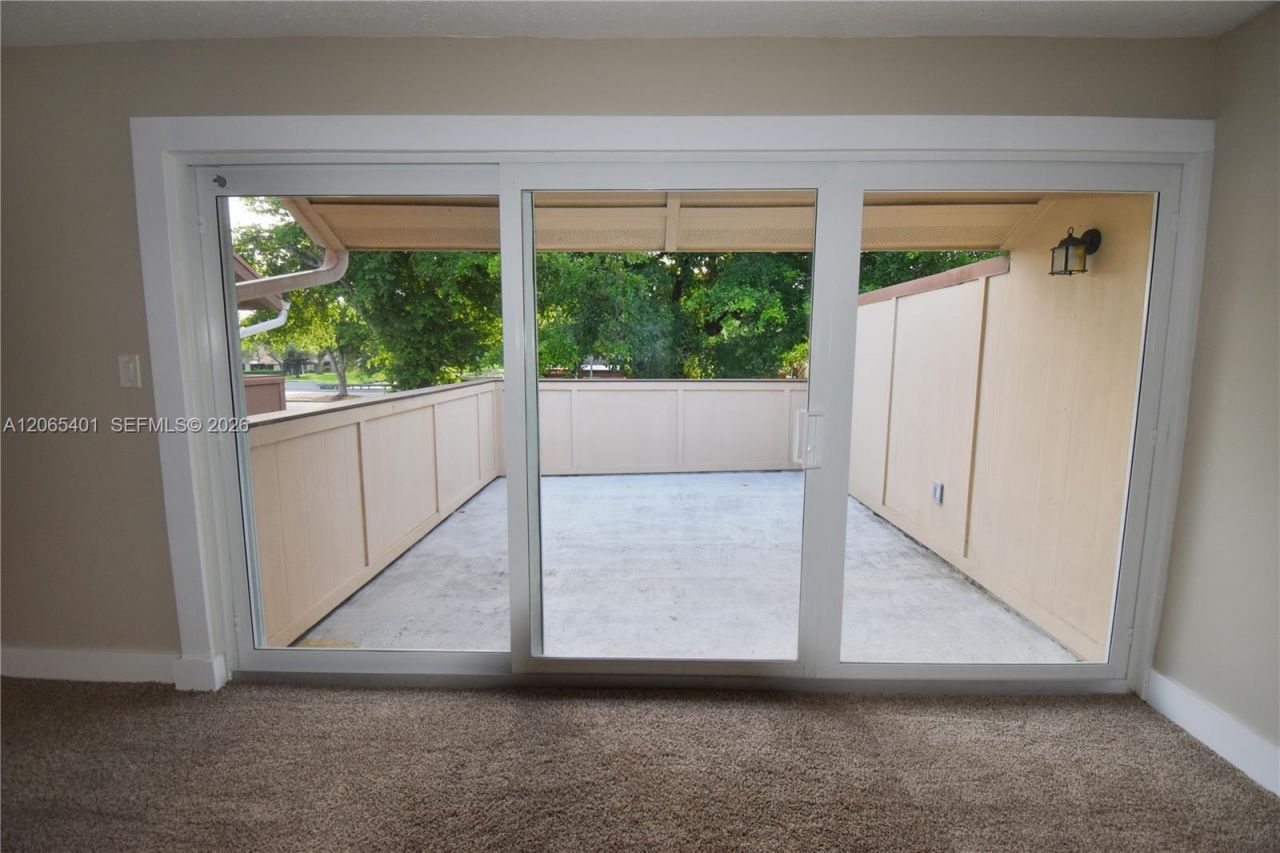 853 NW 80th Ter, Unit 2, Plantation, FL 33324 Photo