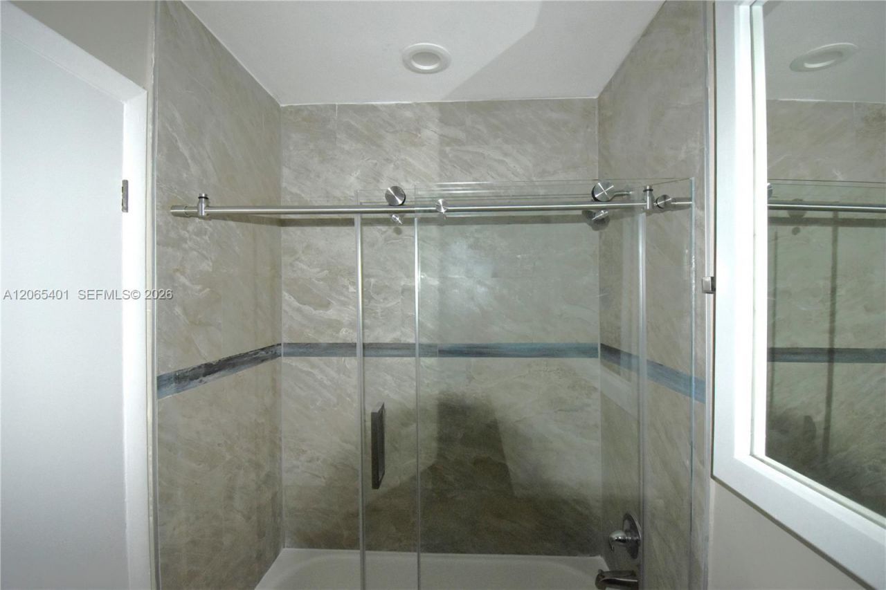 853 NW 80th Ter, Unit 2, Plantation, FL 33324 Photo