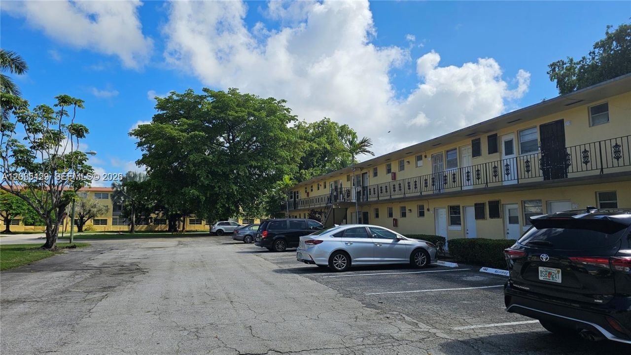 20200 NE 29th Ct, Unit N213, Aventura, FL 33180 Photo