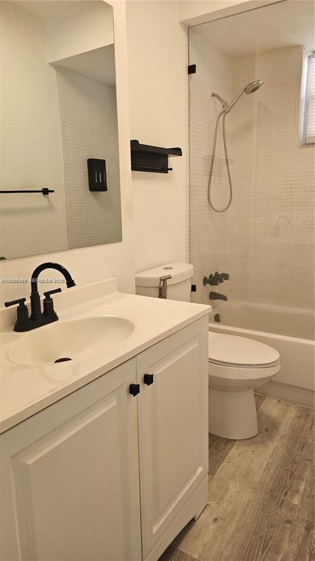 20200 NE 29th Ct, Unit N213, Aventura, FL 33180 Photo