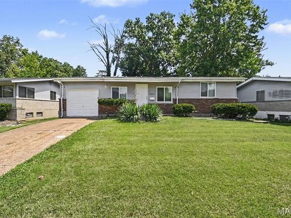 10234 Cedarhurst Drive , St Louis, MO 63136