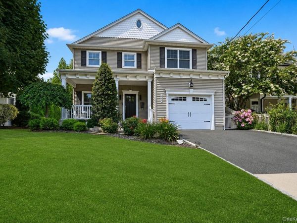 227 Nassau Road , Huntington, NY 11743