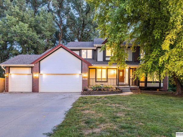 17327 P Street, Omaha, NE 68135