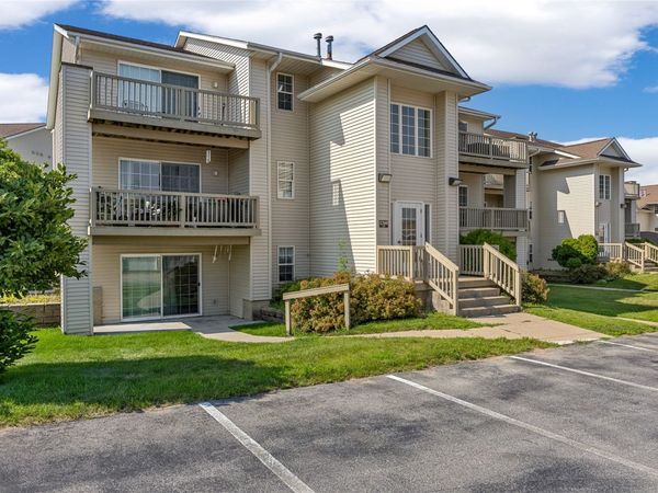 1260 44th Street, Unit A, Marion, IA 52302