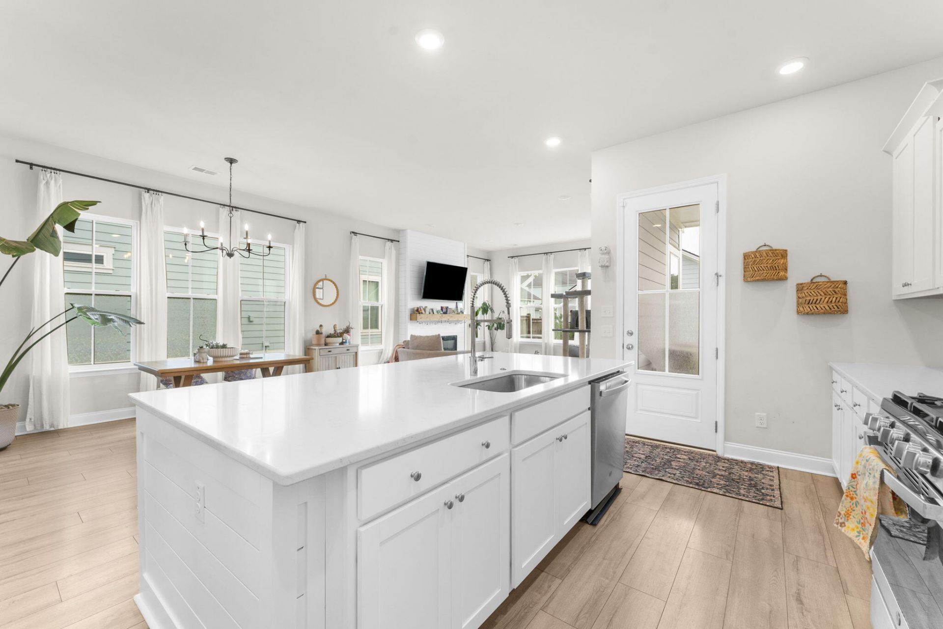 121 Dixie Iris Way Photo 6