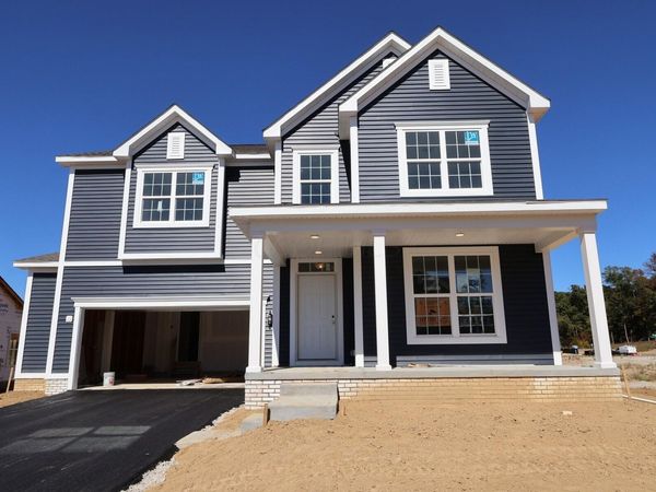 542 Creekside Loop S, Pataskala, OH 43062