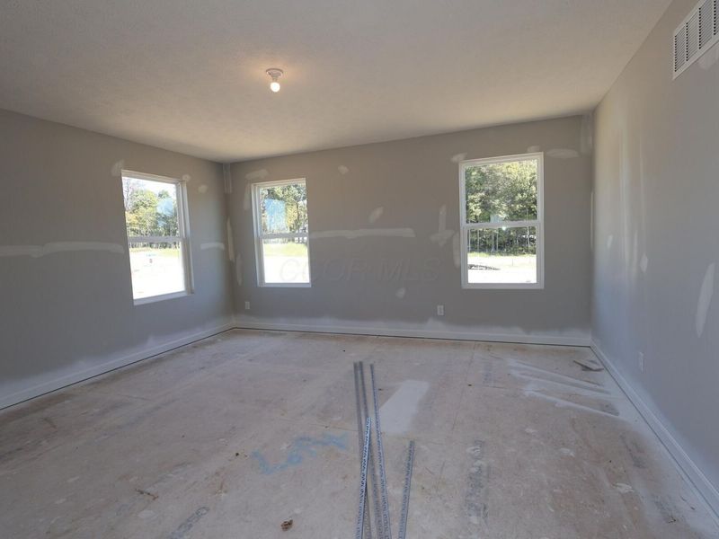 542 Creekside Loop S, Pataskala, OH 43062 Photo 17