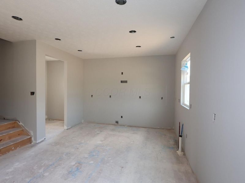 542 Creekside Loop S, Pataskala, OH 43062 Photo 6