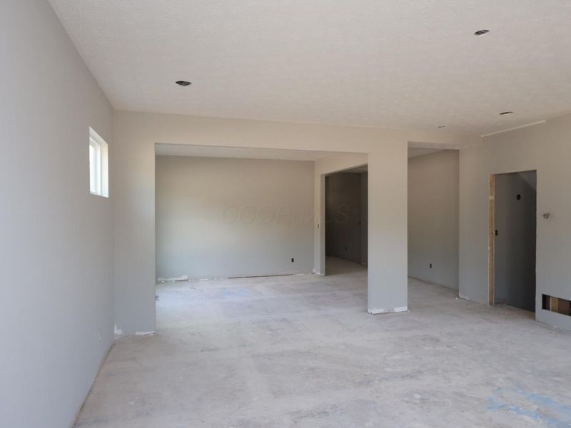 542 Creekside Loop S, Pataskala, OH 43062 Photo 7