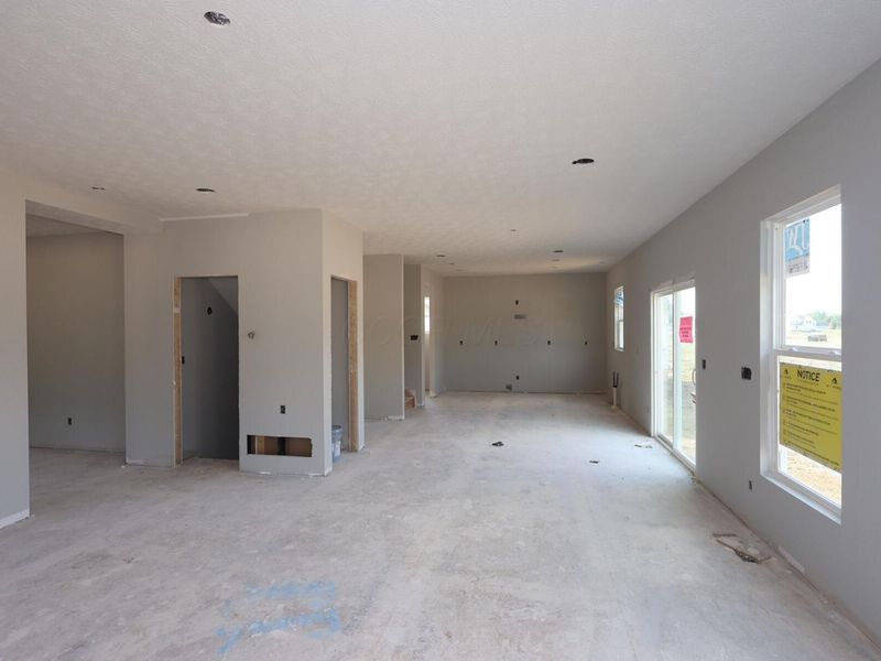 542 Creekside Loop S, Pataskala, OH 43062 Photo 8