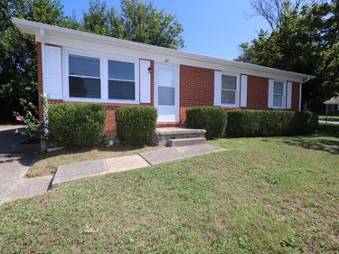 212 Foxwood Drive, Nicholasville, KY 40356