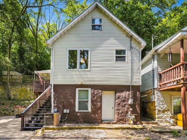 963 Thomas Place, Dubuque, IA 52001