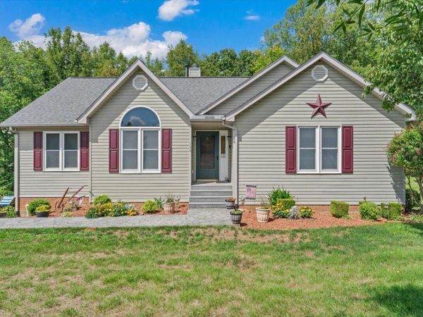 146 Deer Track , Cloverdale, VA 24077