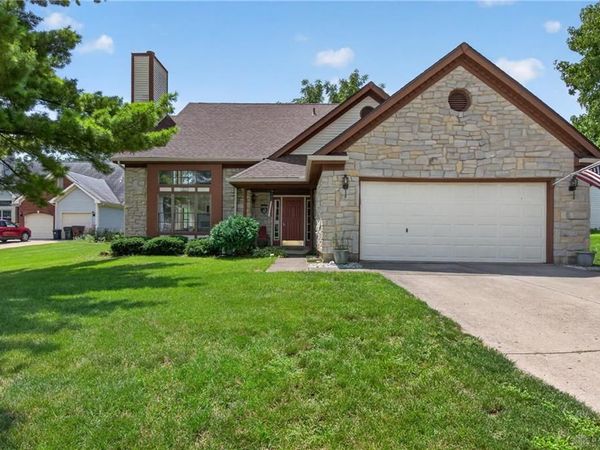 322 Meadowgrove Drive, Englewood, OH 45322