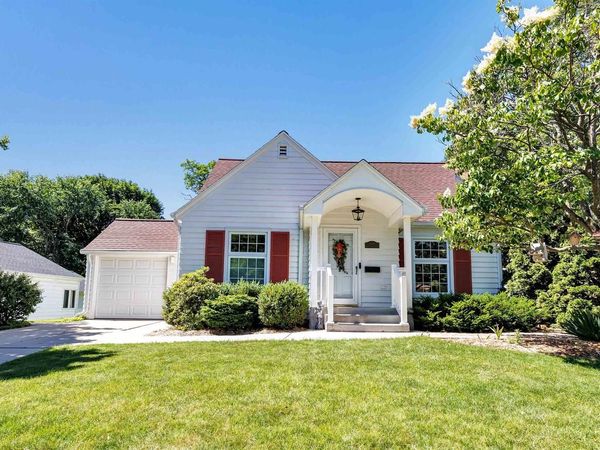 244 E MISSION ROAD, Green Bay, WI 54301