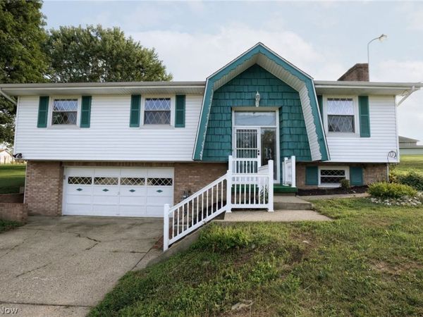 108 Dennis Lane, Follansbee, WV 26037